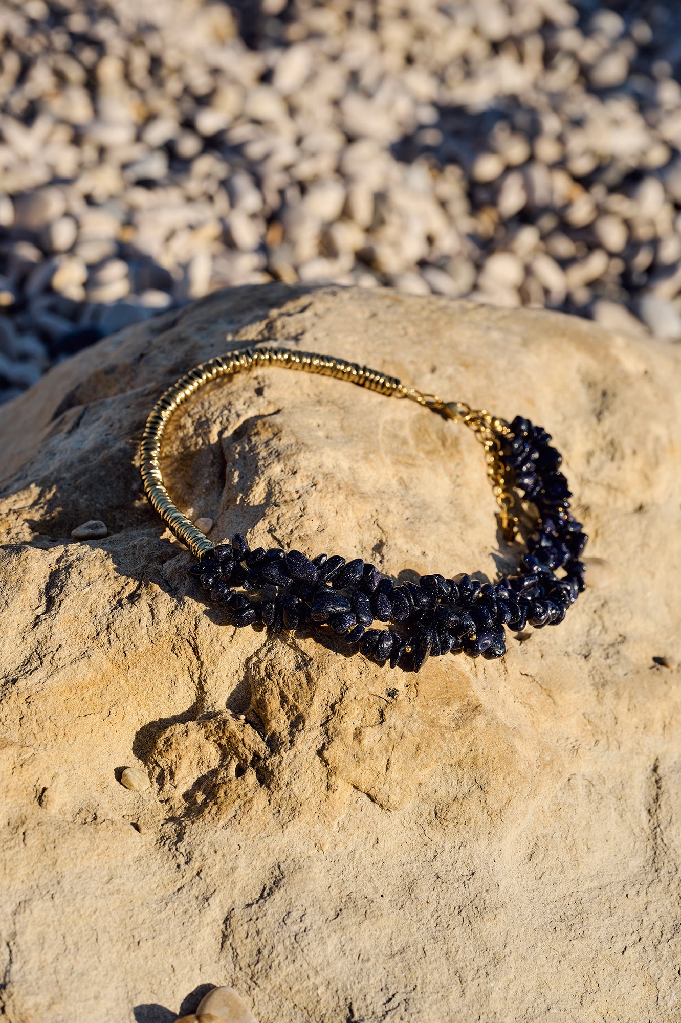 #7 Collier blue goldstone et doré